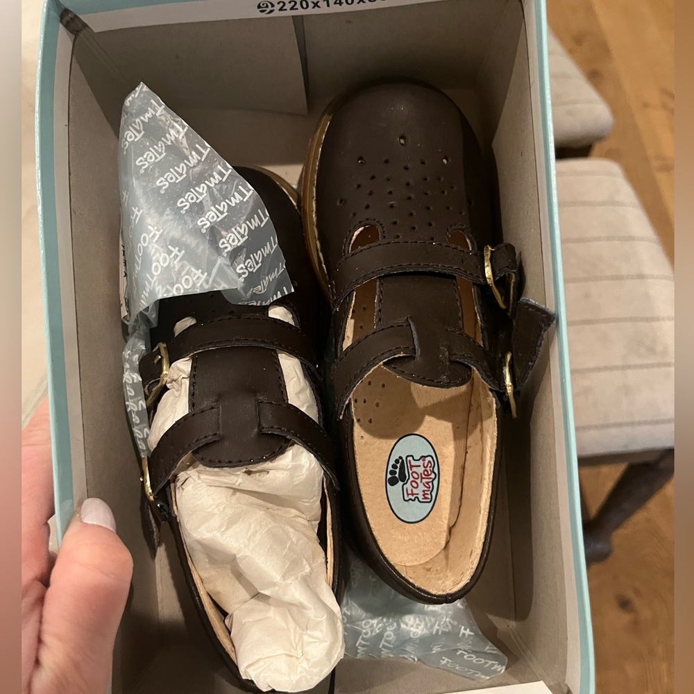 Brown footmates sz 9.5 new in box